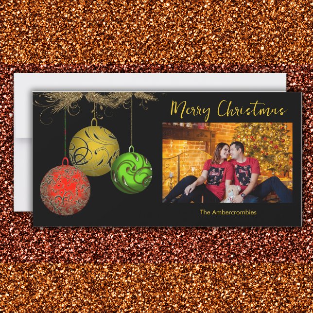 Tarjeta de Navidades de fotografía con ornamentos  (Merry Christmas Photo Card with Ornaments.)