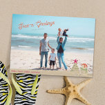 Tarjeta de Navidades de fotografía de esculturas d<br><div class="desc">Esculturas de arena de árbol de nieve y Navidad con estrellas,  perlas y algas marinas enmarcan la foto de tus Navidades de vacaciones.</div>