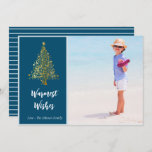 Tarjeta de Navidades del Blue Ocean Beach con los<br><div class="desc">Una tarjeta de saludo de Navidades clásicos en un diseño fotográfico inspirado en la playa que mostrará al funda su foto favorita con un simple saludo "Warmest Wishes" (Los deseos más cálidos). Personalizado con tu foto y el nombre de tu familia. Perfecto para enviar los deseos de vacaciones.</div>