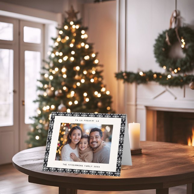 Tarjeta de Navidades modernos nórdicos de fotograf (Neutral Snowflake Modern Christmas Folded Card black)