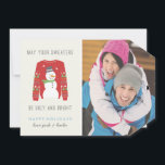 Tarjeta de Navidades suéter feo<br><div class="desc">Un suéter feo adorna esta tarjeta de Navidades festivos.</div>