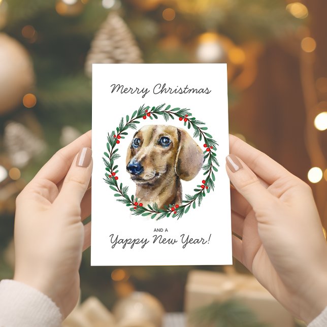 Tarjeta de Navidades Wreath de vacaciones Dachshun (Personalize by editing any text on front also verse and greeting inside card.)