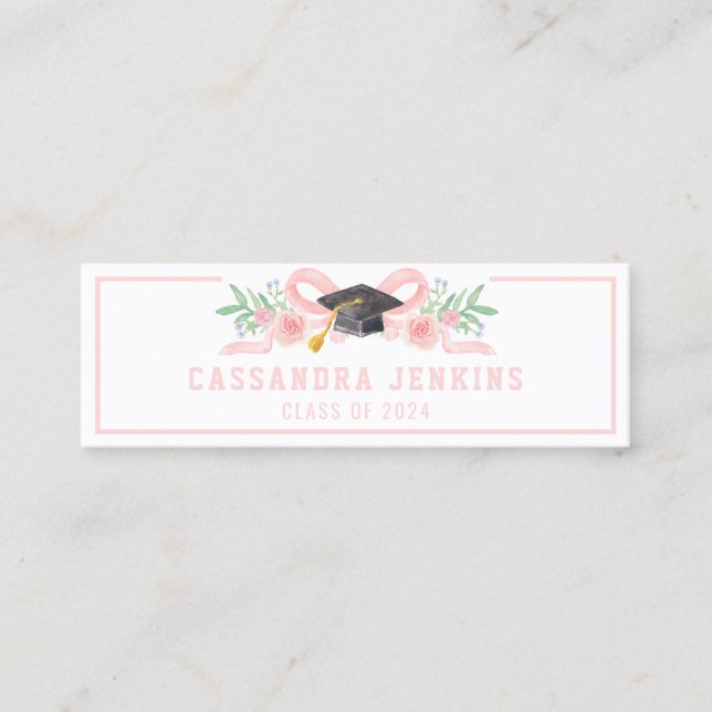 Tarjeta de nombre de graduación Croquette Pink Bow (Anverso)