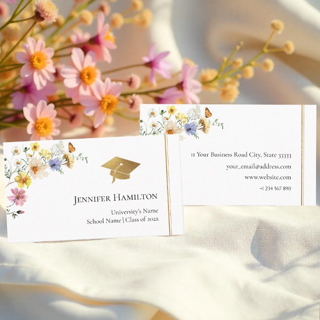 Tarjeta de nombre de graduación de flores silvestr (Subido por el creador)