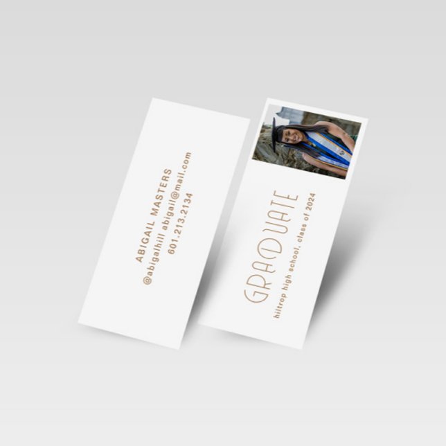 Tarjeta de nombre de graduado de tipografía modern (Subido por el creador)