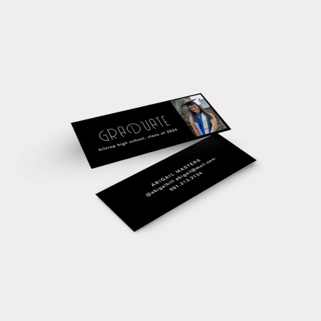 Tarjeta de nombre de graduado de tipografía modern (Subido por el creador)