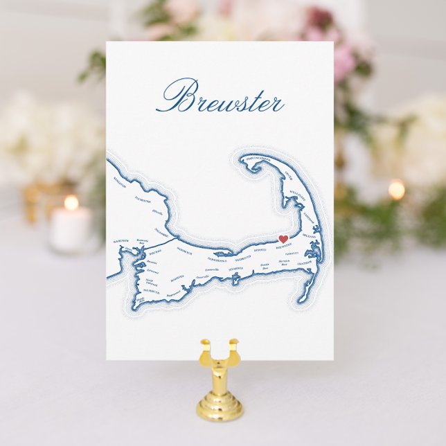 Tarjeta de nombre de mesa de boda con mapa de Brew (Brewster Cape Cod Wedding Table Town Name Cards fully editable with elegant navy blue map)