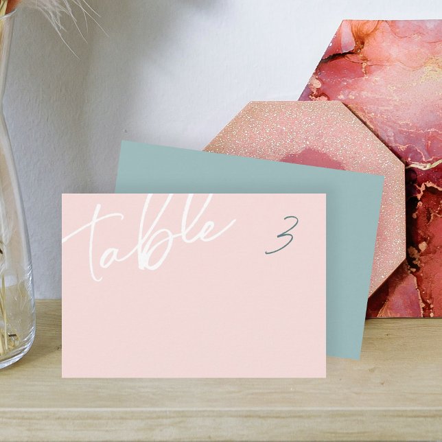 Tarjeta de nombre de placa de cena verde rosa y tu (light dusty pink sage green wedding calligraphy elegant script dinner place name card table number)