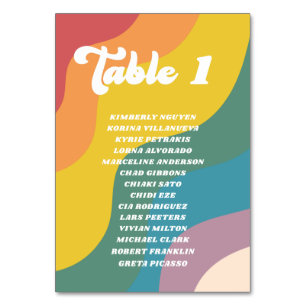 Tarjeta de nombres de invitados con número de mesa