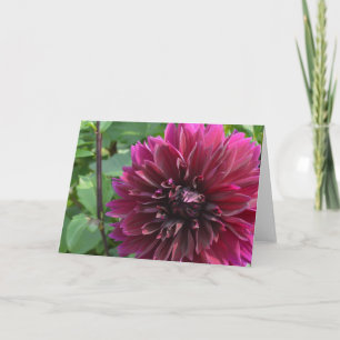 Tarjeta de nota con dahlia violeta