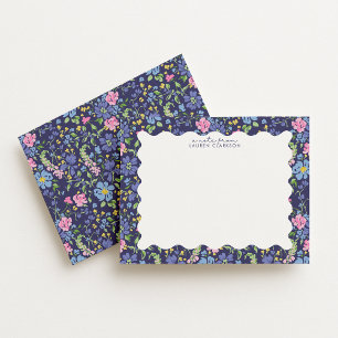 Tarjeta de nota con marco ondulado floral azul mar