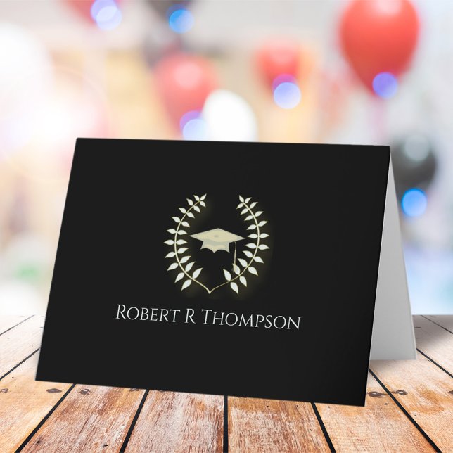 Tarjeta de nota de agradecimiento de graduación cl (Classic black and gold graduation thank you note card with elegant script typography.)