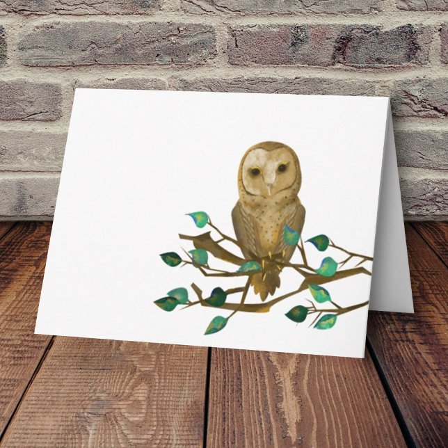 Tarjeta de nota de búho pequeño, rama de árbol ver (Blank note card with beige barn owl perched on leafy green branch)