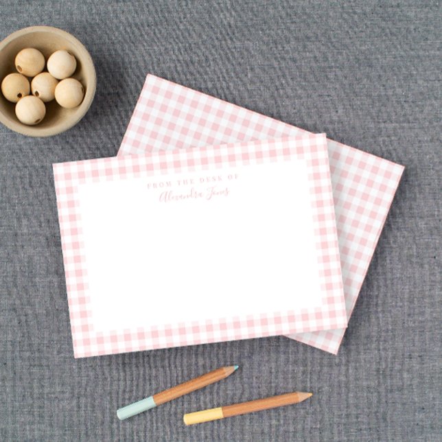 Tarjeta de nota de papelería personal de cuadros r (Baby blush pink gingham check stationery is a sweet choice for your little girl.)