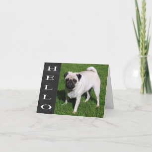 Tarjeta de nota en blanco de pizarra con cachorro