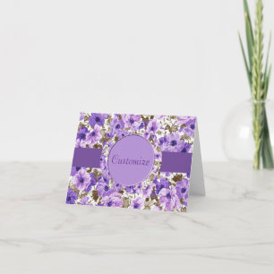 Tarjeta de nota floral púrpura y blanca de bonito