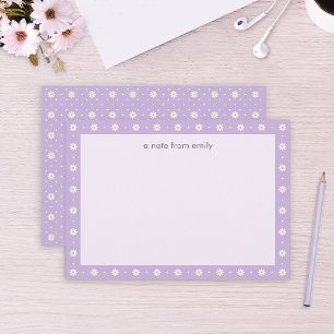 Tarjeta de nota morada de margaritas y lunares