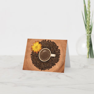 Tarjeta de nota para café y flores amarillas