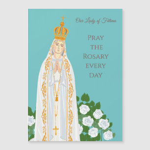 Tarjeta de Nuestra Señora de Fátima y rosas blanca