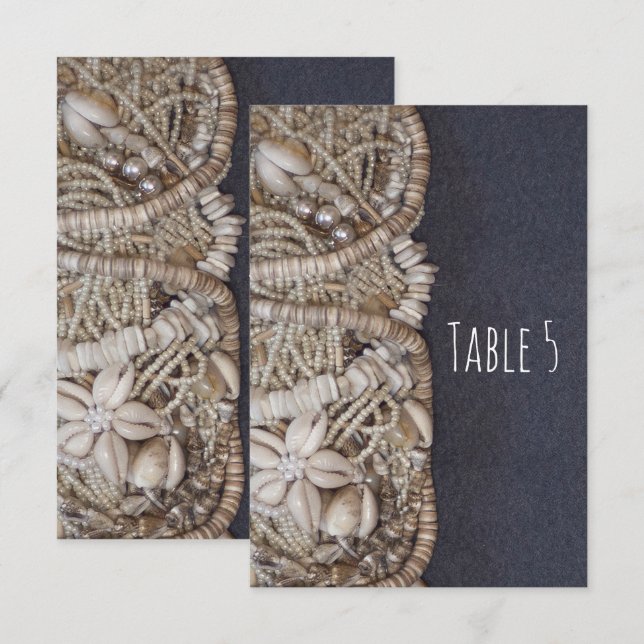 Tarjeta de número de mesa con conchas Puka de play (Anverso / Reverso)