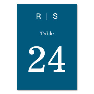 Tarjeta de número de mesa con monograma azul clási