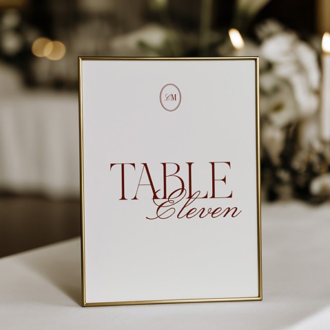 Tarjeta de Número de Mesa de Boda con Monograma de (Deep Terracotta Monogram Wedding Table Number Card)