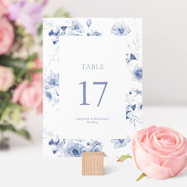 Tarjeta de número de mesa de boda floral azul polv (Subido por el creador)