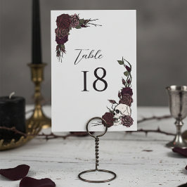 Tarjeta de número de mesa de boda gótica con cráne