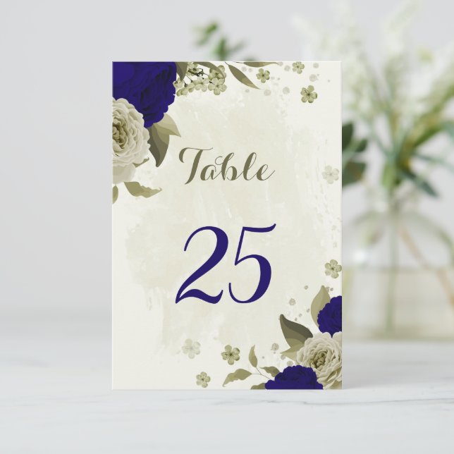 Tarjeta de número de mesa floral azul real beige (Anverso de pie)
