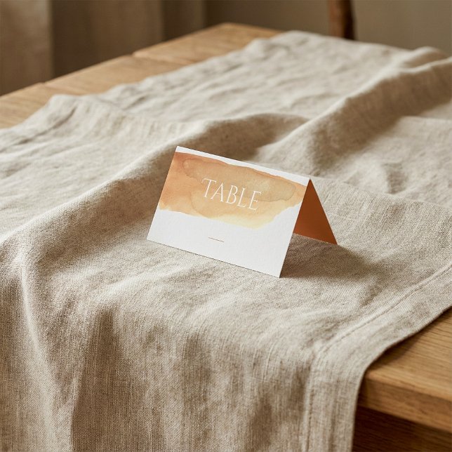 Tarjeta de número de tabla de lavado de pintura de (Watercolour paint wash table number card.)