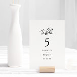 Tarjeta de número de tabla simple Minimalista para<br><div class="desc">Esta sencilla y minimalista tarjeta de boda es perfecta para su elegante y moderno boda. Este diseño presenta un guión sencillo en negro sobre un fondo blanco brillante neutro para que coincida con su boda tradicional clásico o su minimalista boda boho en primavera, verano, otoño o invierno. Por favor, siéntase...</div>