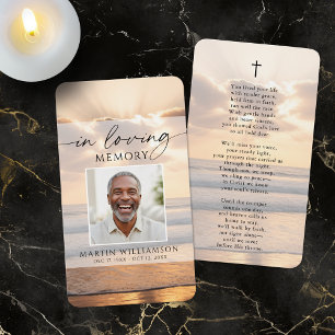 Tarjeta de oración con foto de la playa al atardec