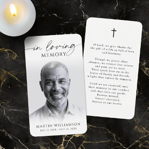 Tarjeta de oración conmemorativa con cruz y foto e