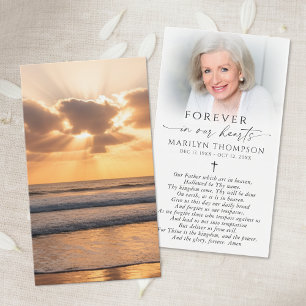 Tarjeta de oración fúnebre con cruz y foto del ata