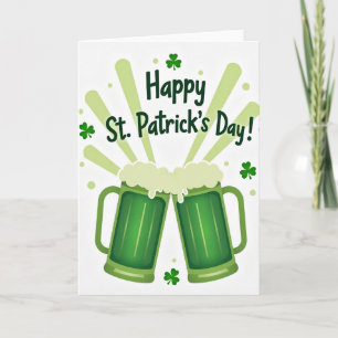 Tarjeta de patrón de brindis de cerveza verde