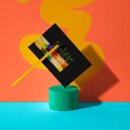 Tarjeta De Pencillos Coloridos De La Escuela De Ar