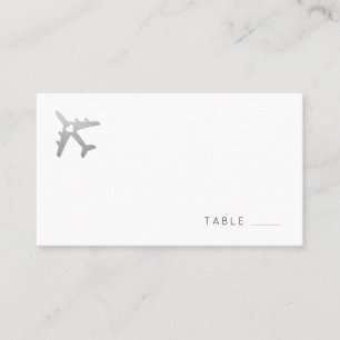 Tarjeta de plaza plana con avión con tema de viaje