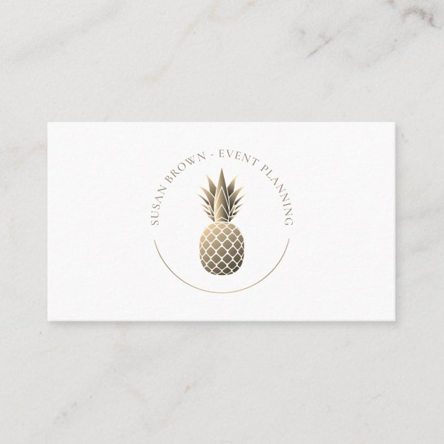 Tarjeta de presentación con el logotipo Gold Pinea (Anverso)