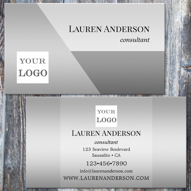 Tarjeta de presentación con el logotipo gris elega (Professional business card featuring your custom logo on a simple silver gray design - consultant )