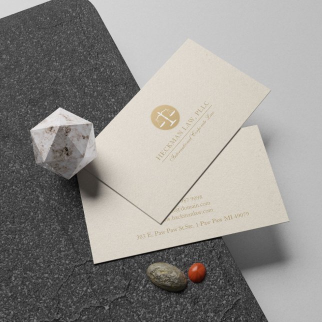 Tarjeta de presentación con el logotipo Light Beig (Subido por el creador)