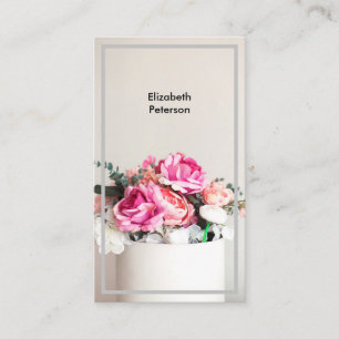 Tarjeta de presentación con fondo floral