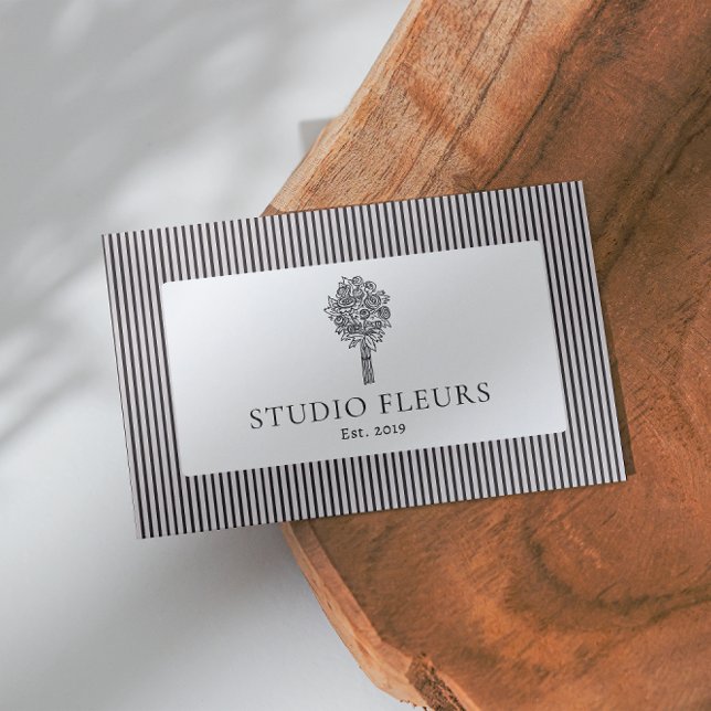 Tarjeta de presentación con logotipo retro retro m (Subido por el creador)