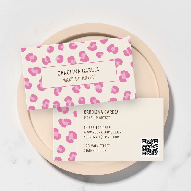 Tarjeta de presentación de artistas de maquillaje  (Chic professional personalized blush pink leopard print makeup artist business card)