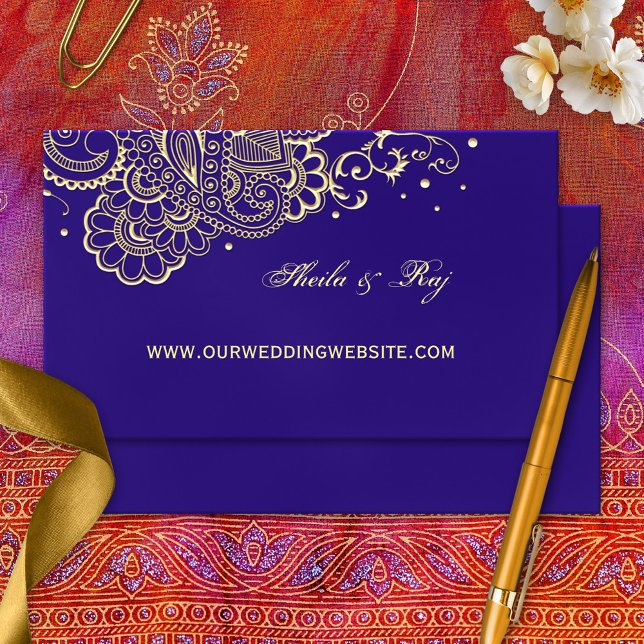 Tarjeta de presentación del Boda Purple Gold Henna (Wedding website card with a gold printed henna or lace design inspired by Moroccan and Indian art)