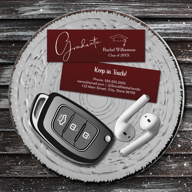 Tarjeta De Presentación Detalles de la clase de nombre de graduación Marró (Small dark maroon Graduation Calling Cards are 3" x 1", hand out to friends keep in touch)