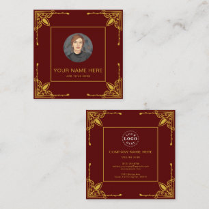 Tarjeta de Presentación Granate con Detalles en Do