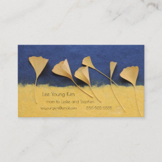 Tarjeta De Presentación Hojas del Ginkgo en mamá del papel hecho a mano