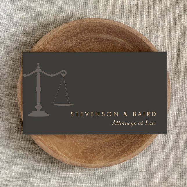 Tarjeta de presentación para abogados de la escala (Subido por el creador)