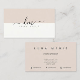 Tarjeta De Presentación Violeta y blanca, monograma caligráfico minimalist