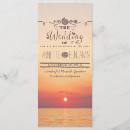 Tarjeta de programa de boda playera al atardecer